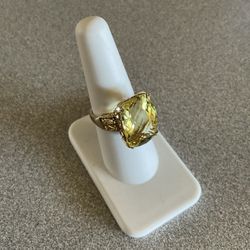10k Yellow Gold Emerald Cut Quartz Ring