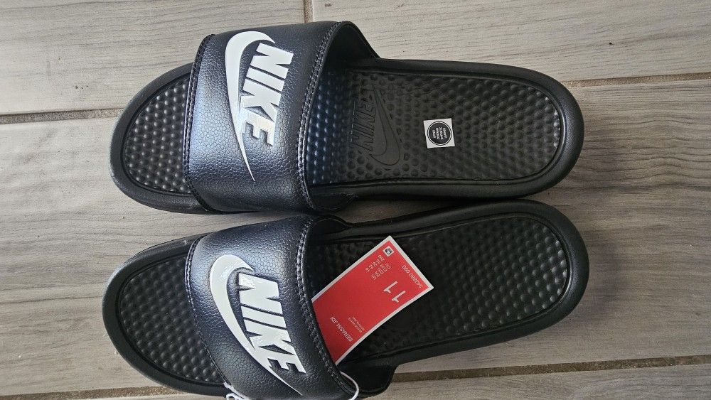 Nike Sandles