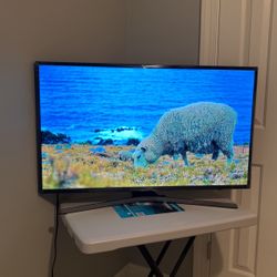 40 Inches Samsung 4K Ultra LED Smart TV for Sale