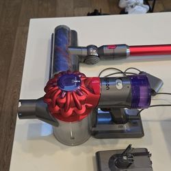 Dyson V8 Origin Cordless Stick Vacuum 