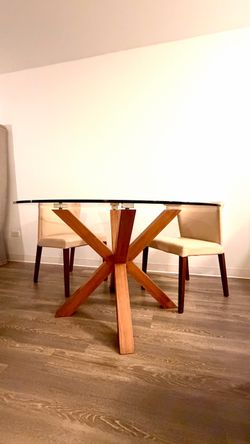 Dinning table + 4 chairs