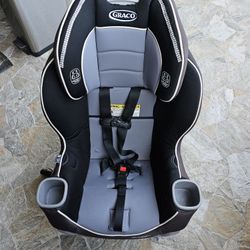 Graco Extend2fit Adjustable 2Modes Of Used  Car Seat Working Great Like NewI  Only  $50