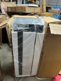 Compact Fridge with Freezer