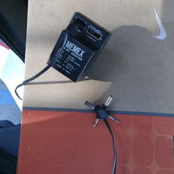 Ac/DC adapter 