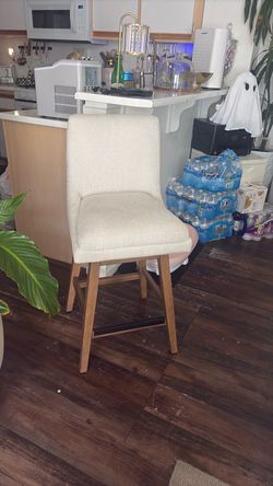 Swivel barstool chair