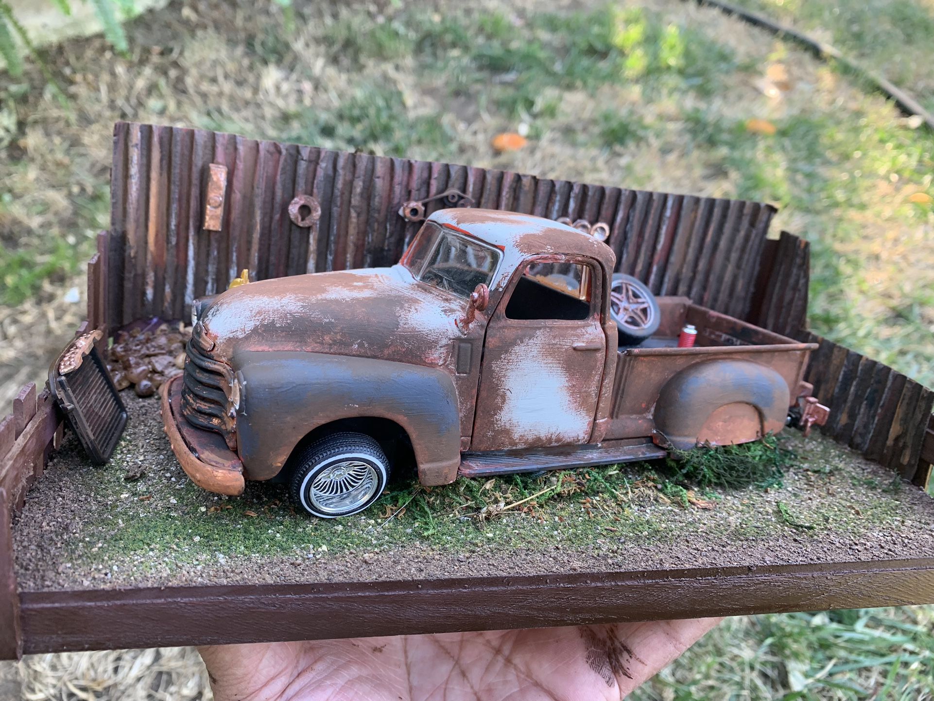Diecast 1/24 Scale “ Junk Truck “ Diorama