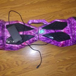 Used Hoverboard In great condition And it’s practically brand new