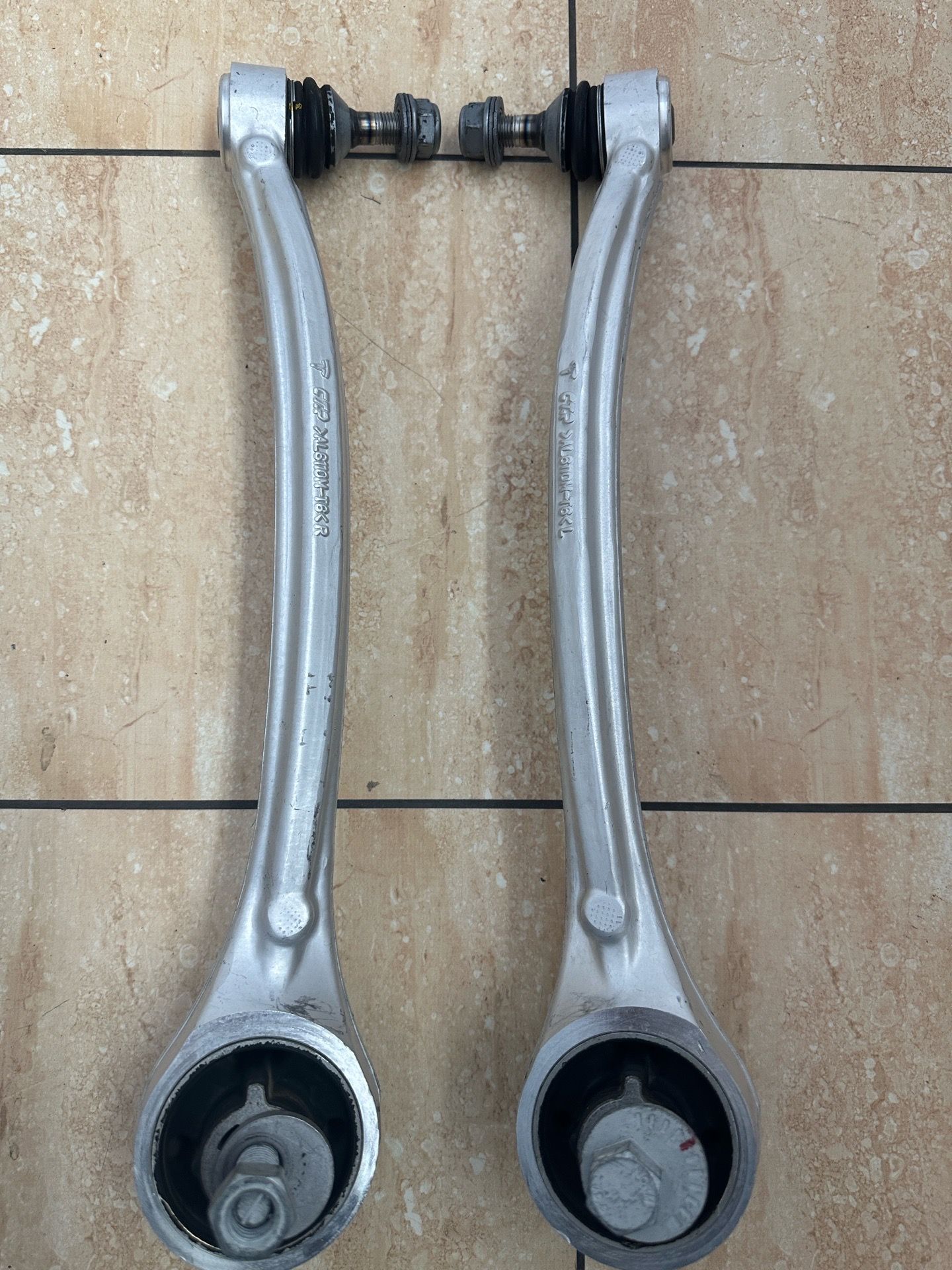 2016-2024 Tesla Model X left and right Fore Link 1620346-00-B 1620341-00-B