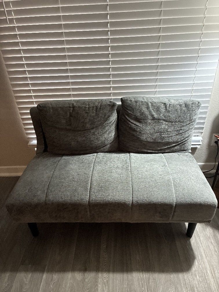 Small Gray Seater