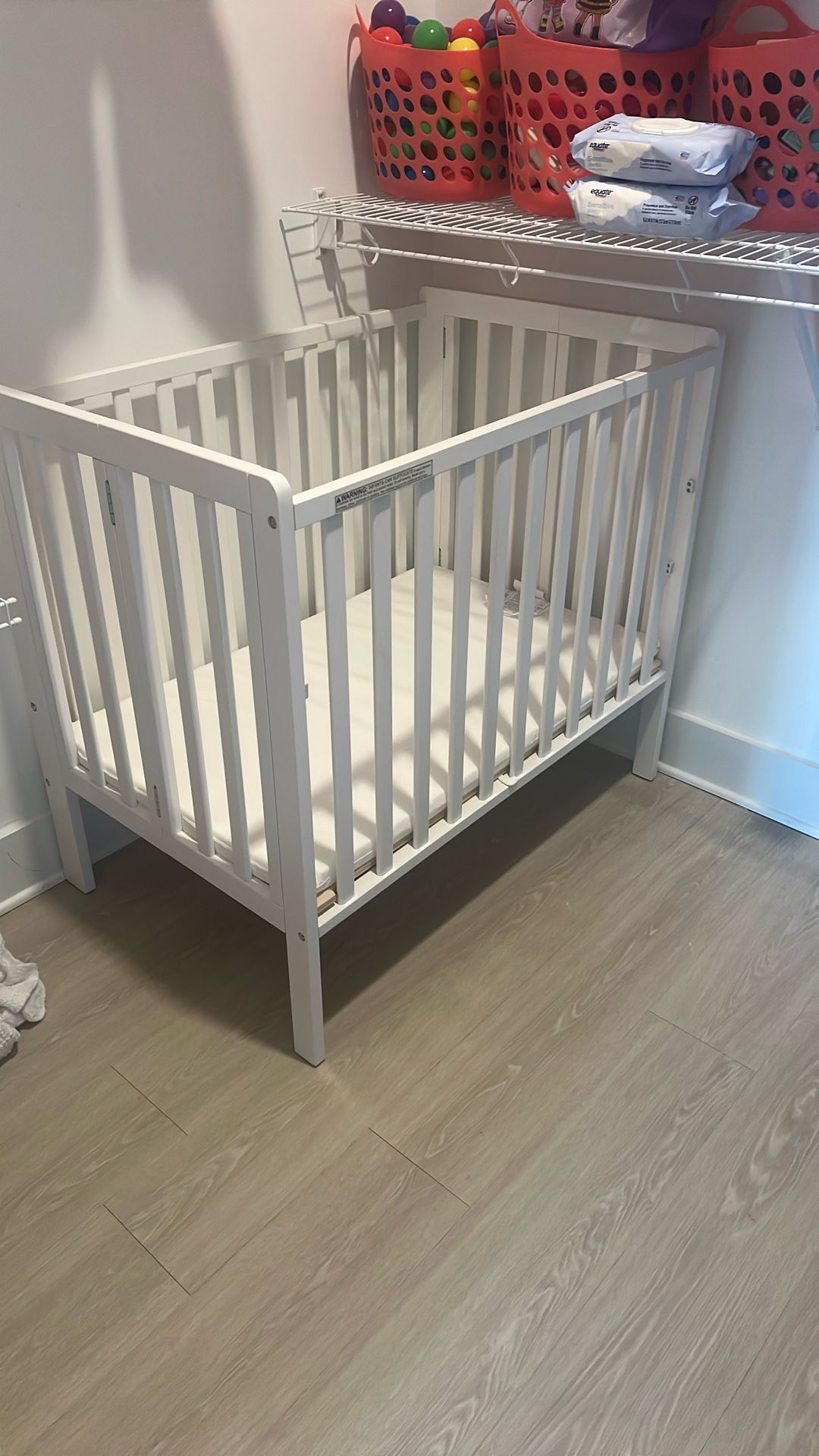 White Baby/toddler Crib