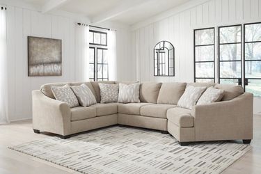 
Ashley Signature Design Brogan Bay 3-Piece Sectional With Cuddler 
