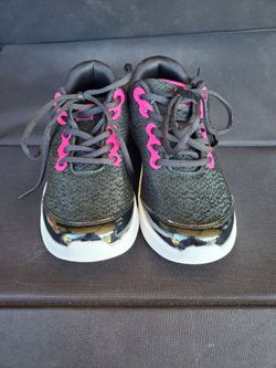 Bowling shoes