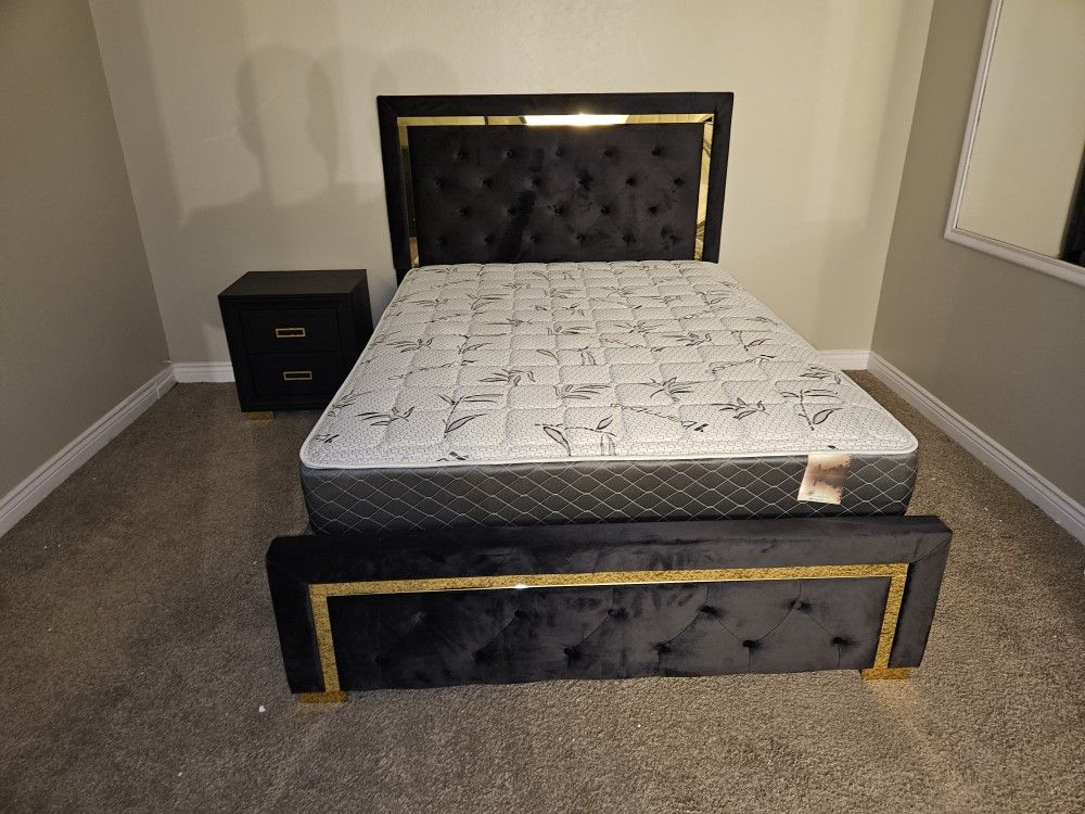 Brand NEW 7 Pcs Bedroom Set Includes Queen Bed, 1 Night Stand, Dresser, Mirror, Chest & Matt Set $1299