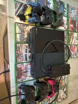 Xbox bundle, controller, games