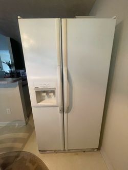 Kenmore Refrigerator- Double Door- Fully Functional
