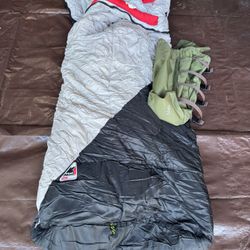 Warm Coleman Sleeping Bag almost new + stuff bag