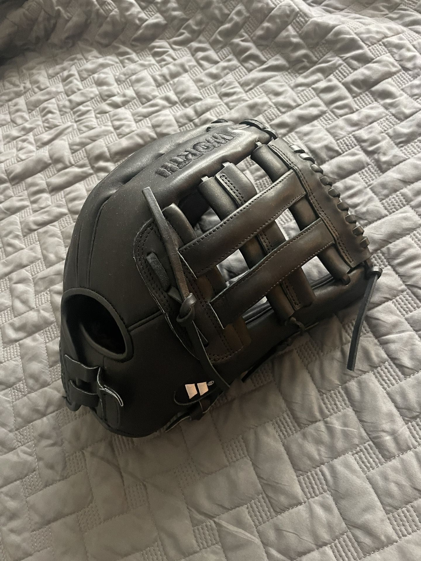 Worth Freedom Softball/baseball Glove 13 Inch