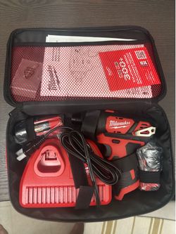 Milwaukee Tool 2401-22 M12 1/4" Hex Screwdriver, (2) Cp 1.5 Batteries, M12 (NEW)