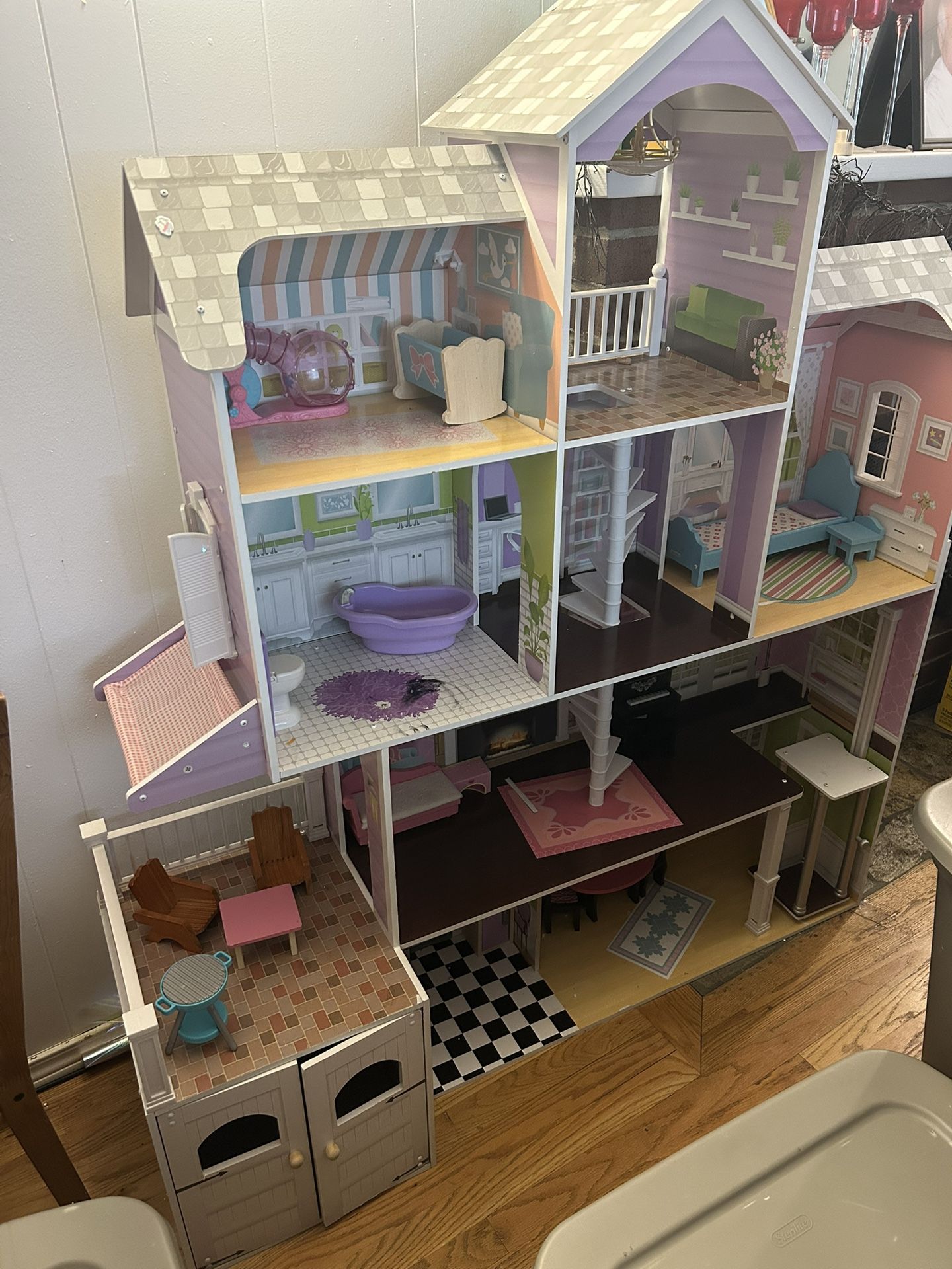 Large Doll House
