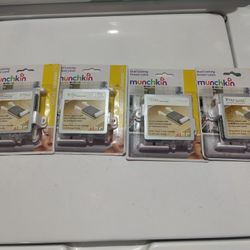 Munchkin Drawer Latch Dual Locking 3 Lock Settings 2-Pack Lot of  4