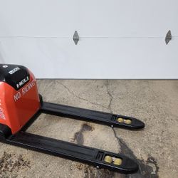 HELI DC15 Electric Pallet Jack 