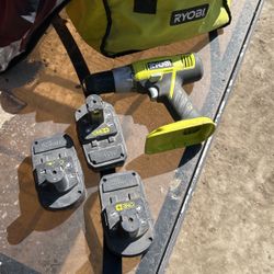 Ryobi Drill An Batteries 