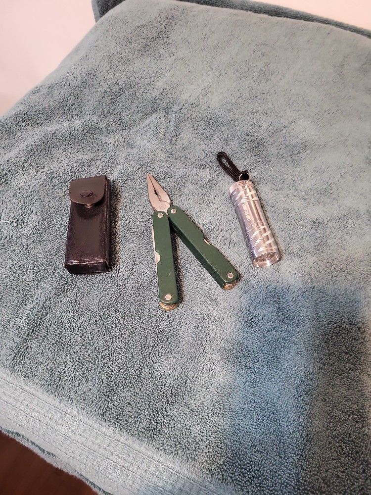 Tools Kit & Little Flashlight