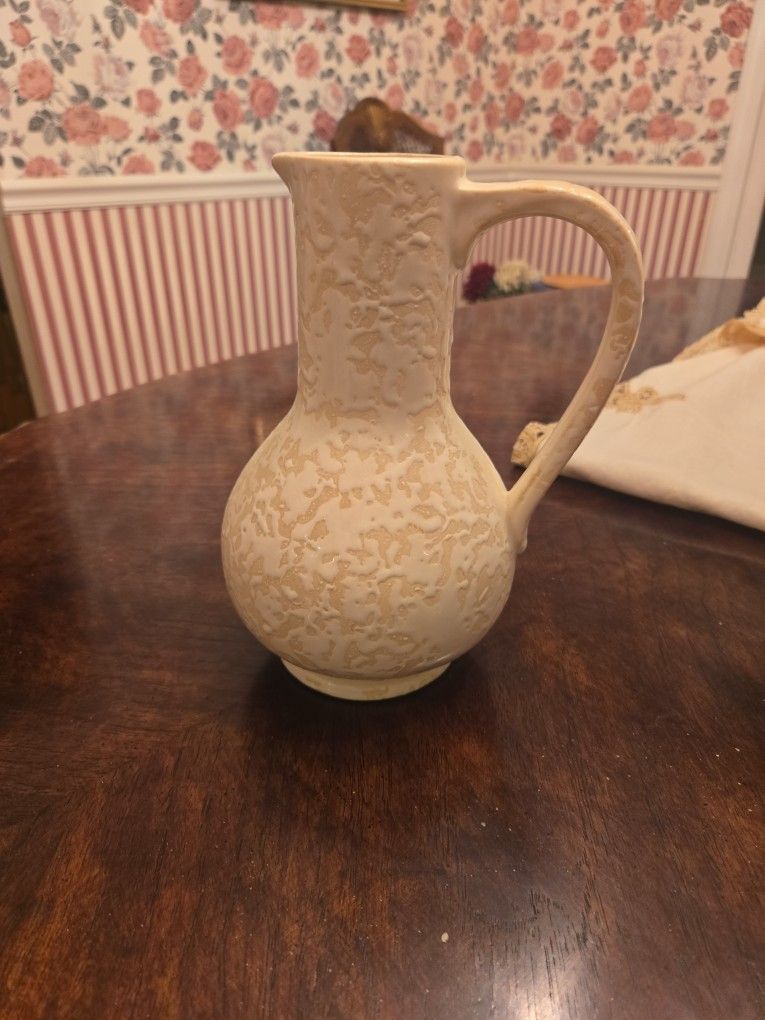 Beautiful vintage McCoy Jug