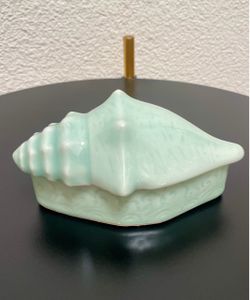 Vintage Chinese Celadon Glazed Porcelain Conch Shell Trinket Box