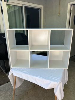White 6-Cube Storage Bookshelf Unit
