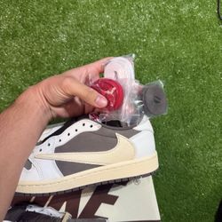 Travis Scott Reverse Mocha Jordan 1 Low