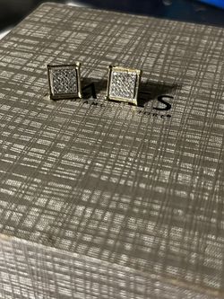 10k Diamond Stud Earrings