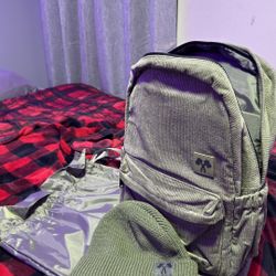 🍔In-N-Out Backpack, Beanie, reusable bag Christmas 2025 store collectible🍔