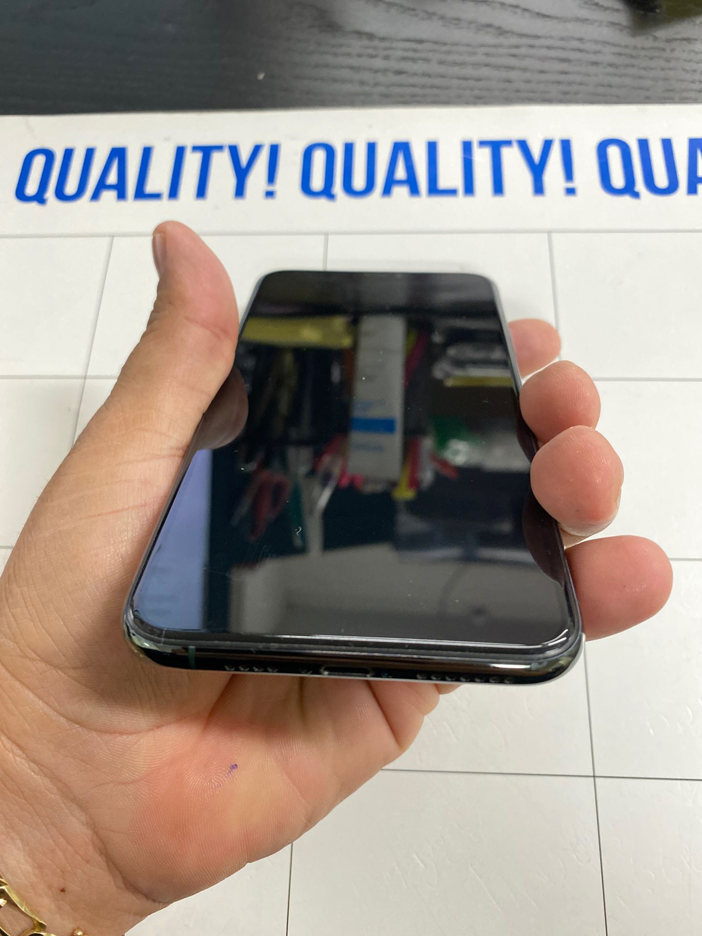 iPhone 11 Pro Max 256GB T-Mobile network only Metro PCS / Simplemobile/ ultra mobile/ lyca mobile/ T-Mobile network only The phone is ready to use