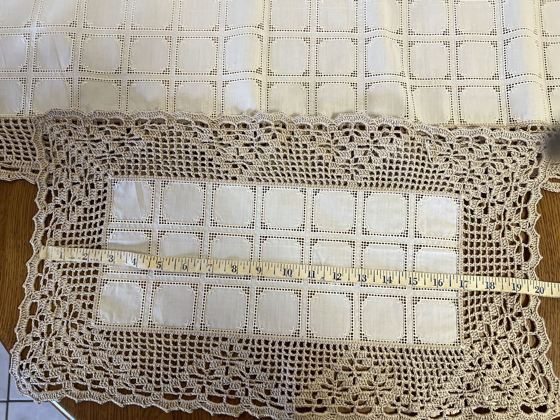 Tablecloth Runners