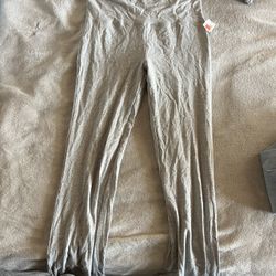 gray leggings