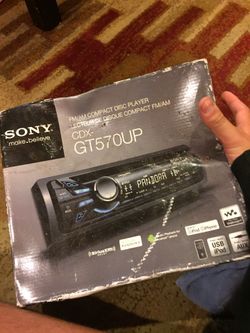 Basically New Sony car radio