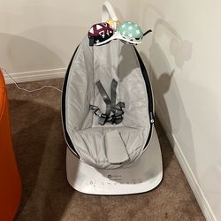 4MOMS MamaRoo Multi-Motion Baby Swing