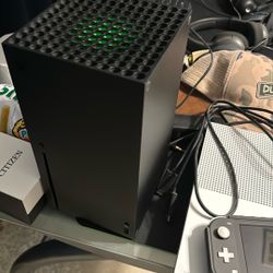 Xbox series X with controller 