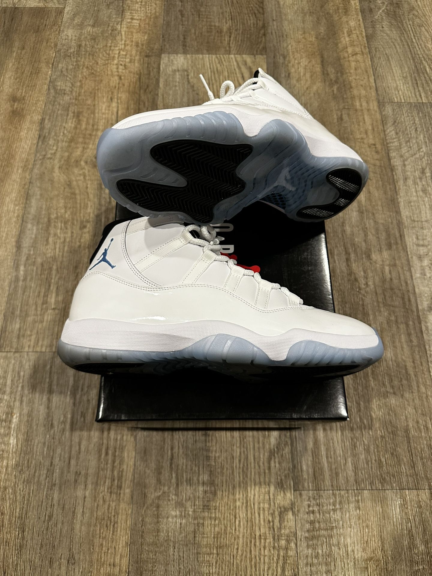 Jordan 11 Legend Blue