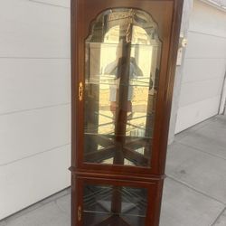 Corner Curio Cabinet Great Condition 