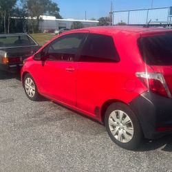 2012 Toyota Yaris Red