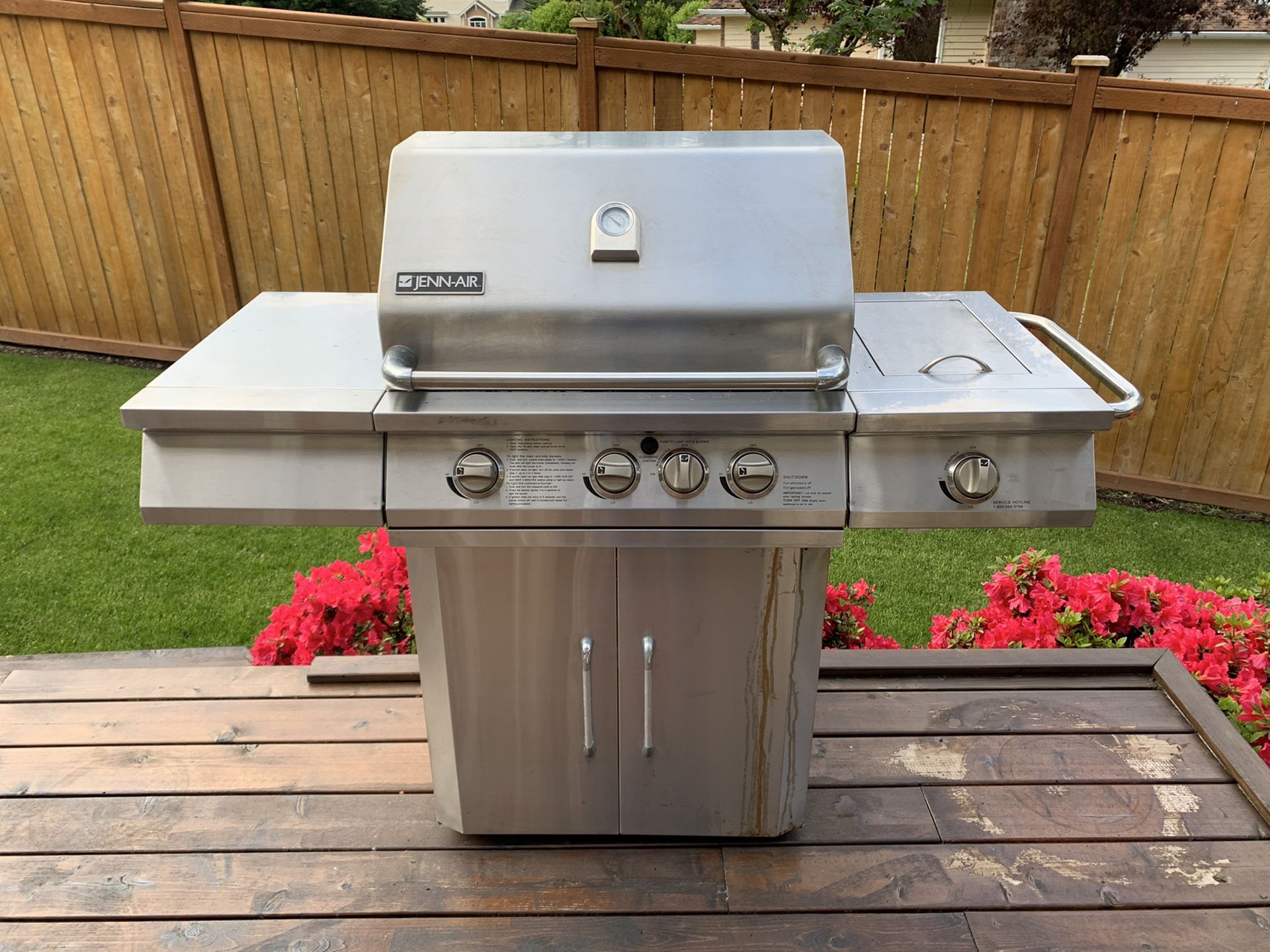 Jenn-Air Propane Grill with Cover