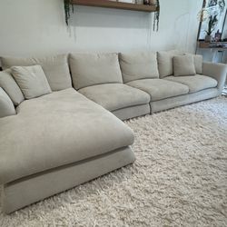 Valyou Sectional Couch - 142”