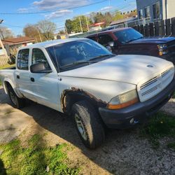 2003 Dodge Dokota 