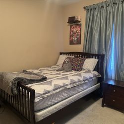 Wooden Queen Bedroom Set 