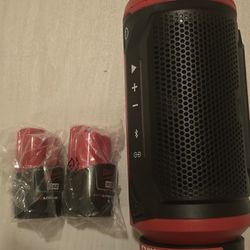 Milwaukee
M12 12-Volt Lithium-Ion Cordless Bluetooth Jobsite Speaker with PACKOUT Compatibility