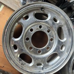 Chevrolet - GM 2500HD (8) Lug Rims w/caps