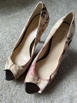 Guess Pumps - Size 7