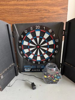 Fat Cat Electronic Dart Board with Darts